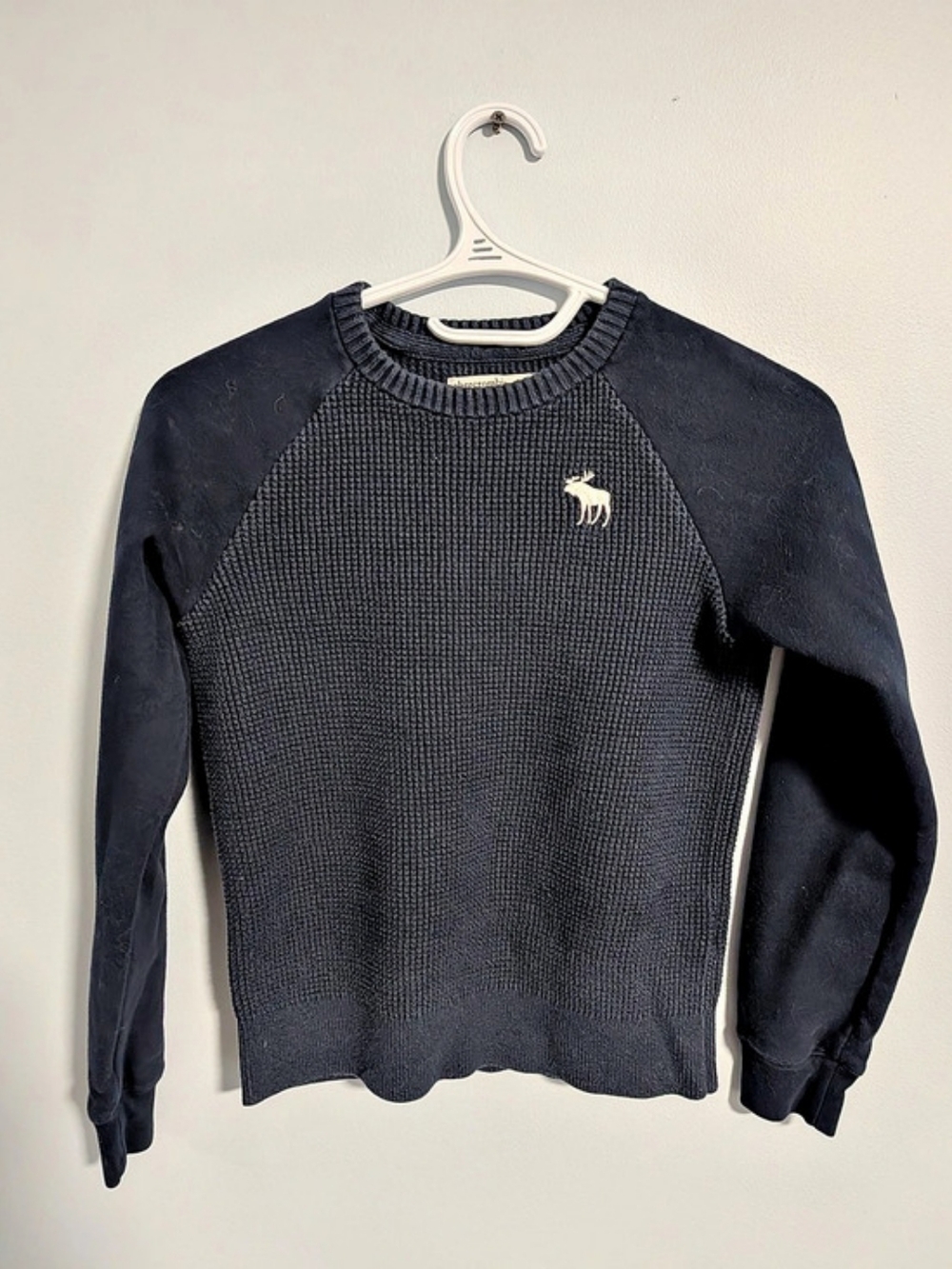 Abercrombie Kids Black Sweater Size 9/10 Like New